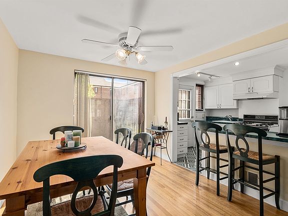 3rd image of 960 Belmont St #44