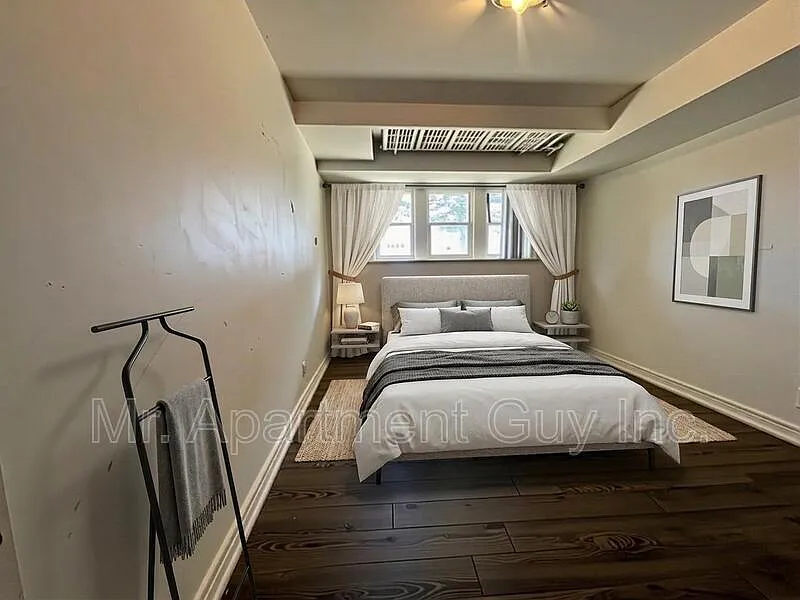 2 bed, 1.0 bath, $1,695 — Photo 3