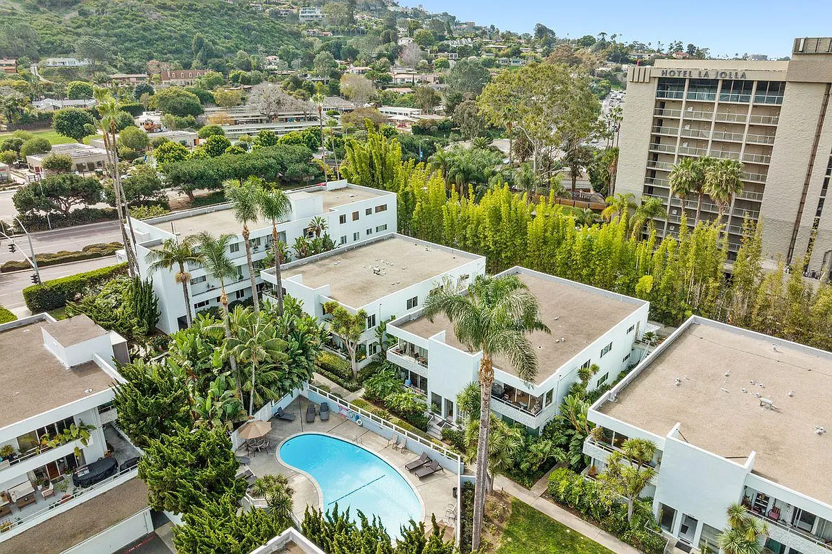 Aerial view - 2354 Torrey Pines Rd #14