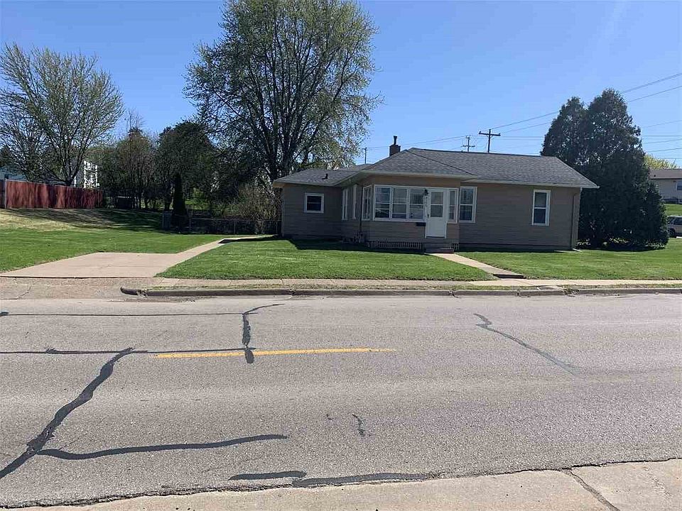 2nd image of 2196 Clarke Dr