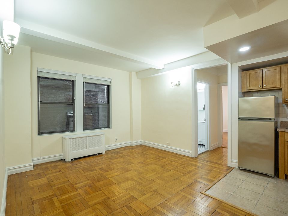 1st image of 305 Lexington Ave APT 1D