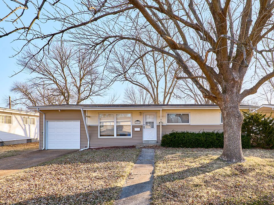 1st image of 495 Versailles Dr