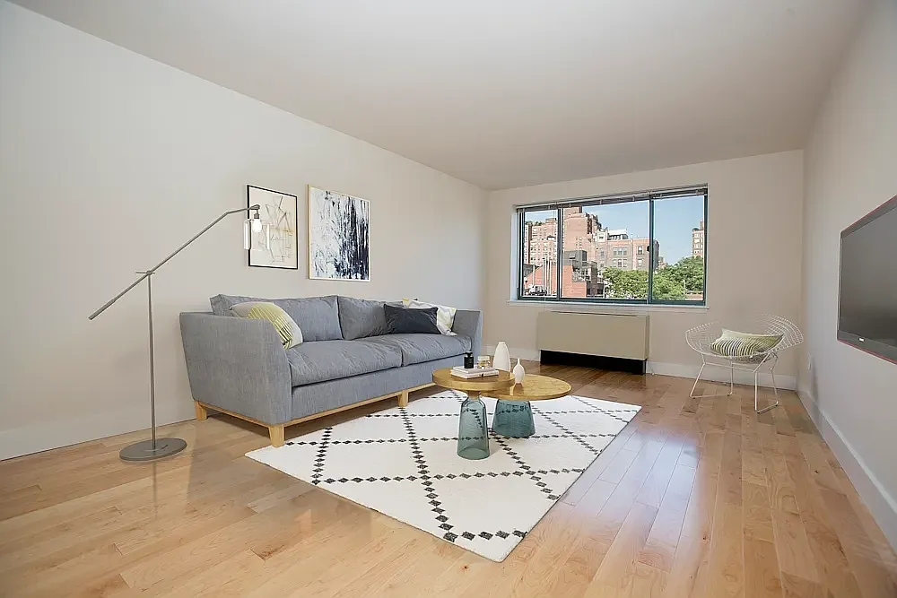 110 Horatio Street — Photo 4