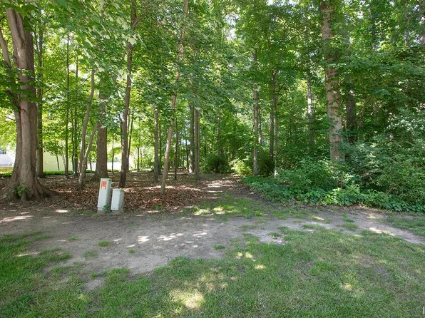 25413 N Shore Dr, Elkhart, IN 46514