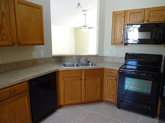 5th image of 386 Stonehurst Parkway St