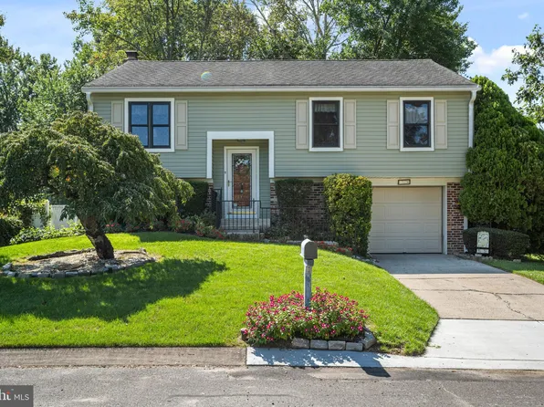 124 Edward Dr, Logan Township, NJ 08085