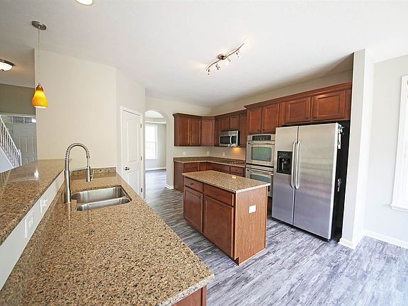 5th image of 243 S Cave Creek Dr