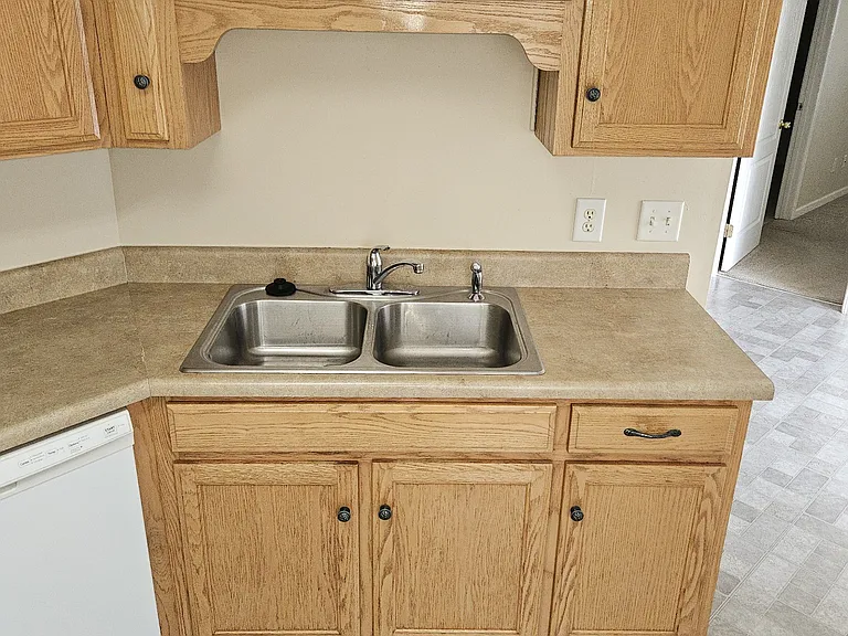 403 Ford Ct — Photo 9