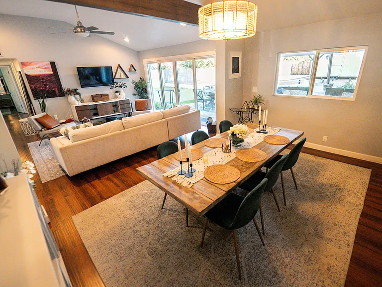 Dining area for 6 with expansion for 8-10. Lights can be dimmed for comfortable ambiance