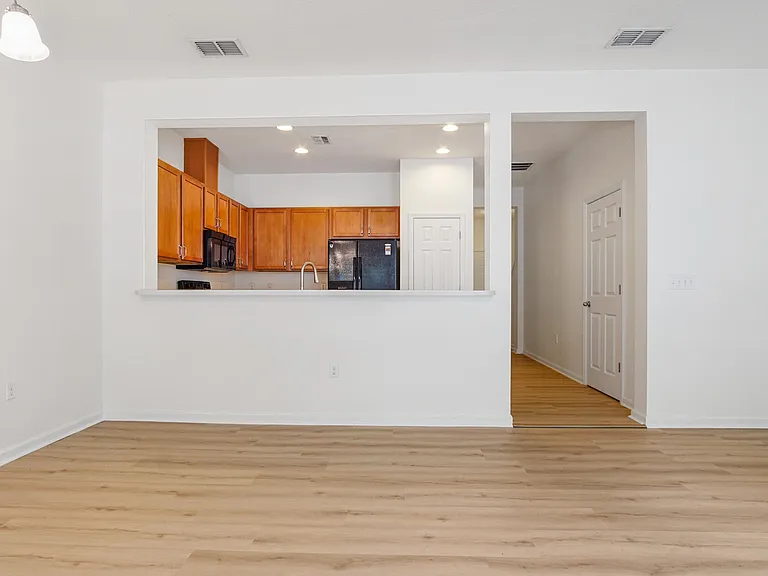 217 Sand Oak Blvd — Photo 10