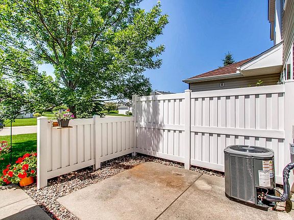 3rd image of 15776 Flackwood Ave