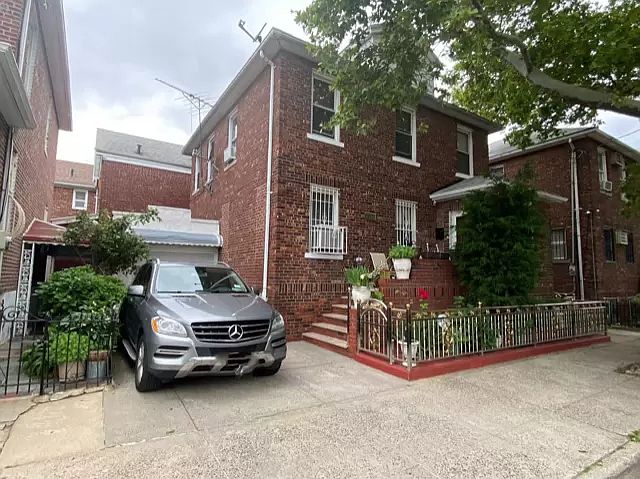 1st image of 1546 E 45th St