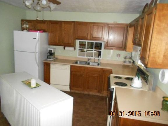 3rd image of 4810 Skye Ct