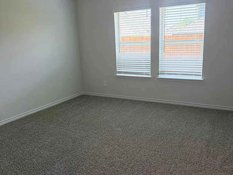 1307 Crookpost Dr — Photo 5