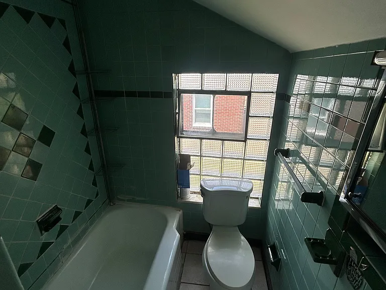 3323 Edward St — Photo 14