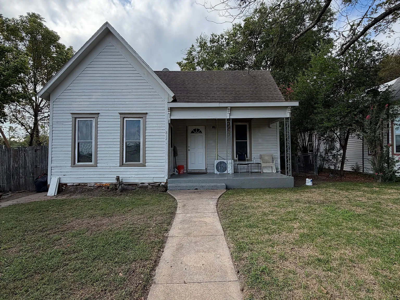 3 bed, 1400 sqft, $1,400 — Photo 2