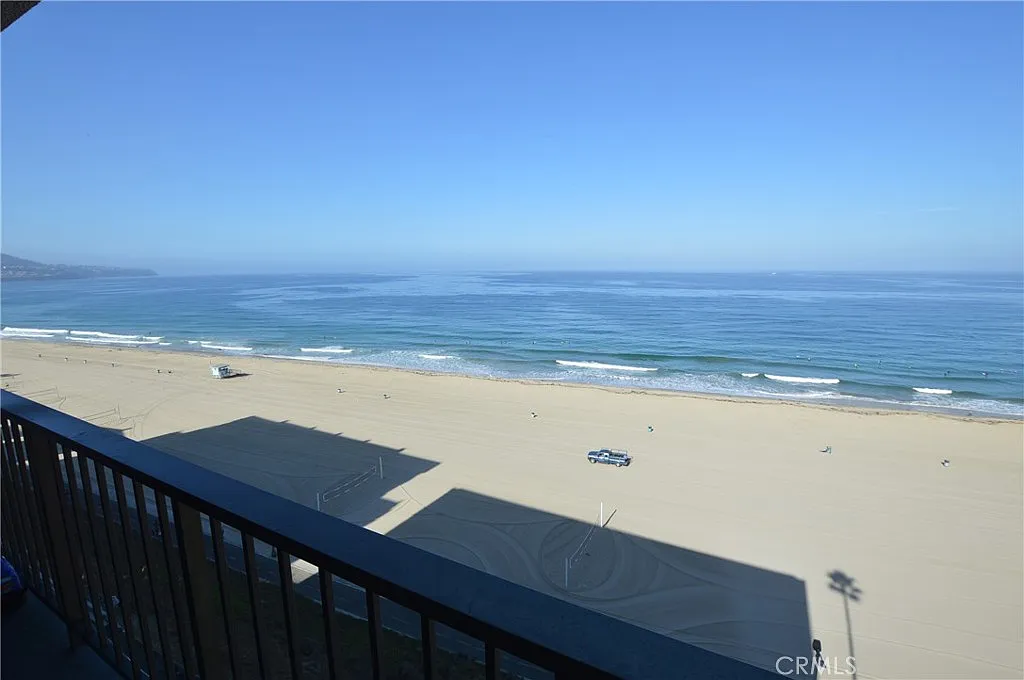 2 bed, 1231 sqft, $5,700 — Photo 4