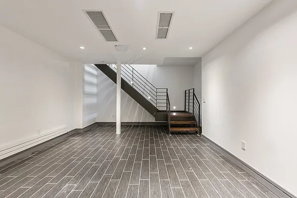 Rented by Compass | media 6