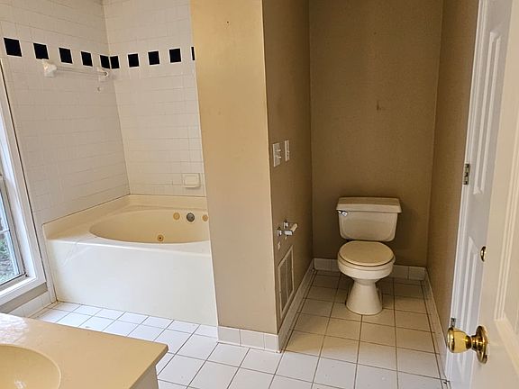 3rd image of 379 Forest Park Dr