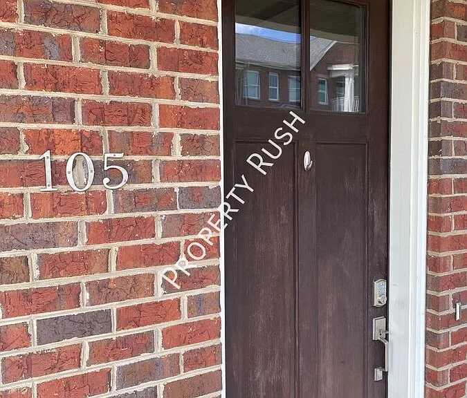 105 E 3rd St — Photo 5