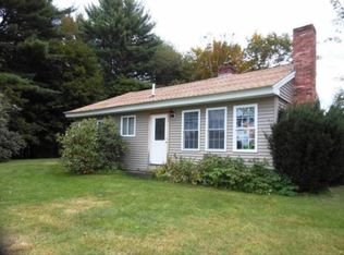16 Bow St, Pittsfield, NH 03263