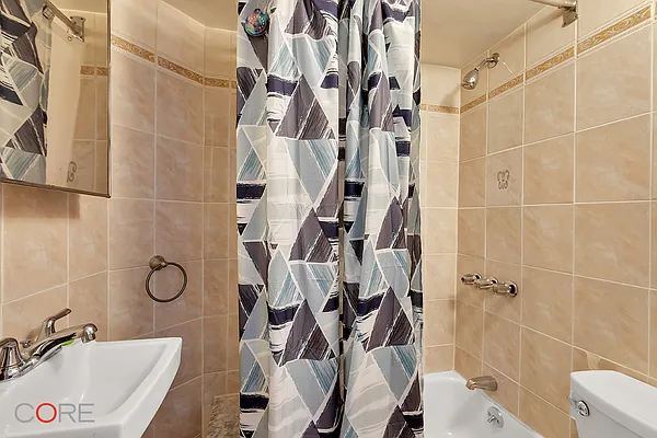 Rented by CORE | media 32