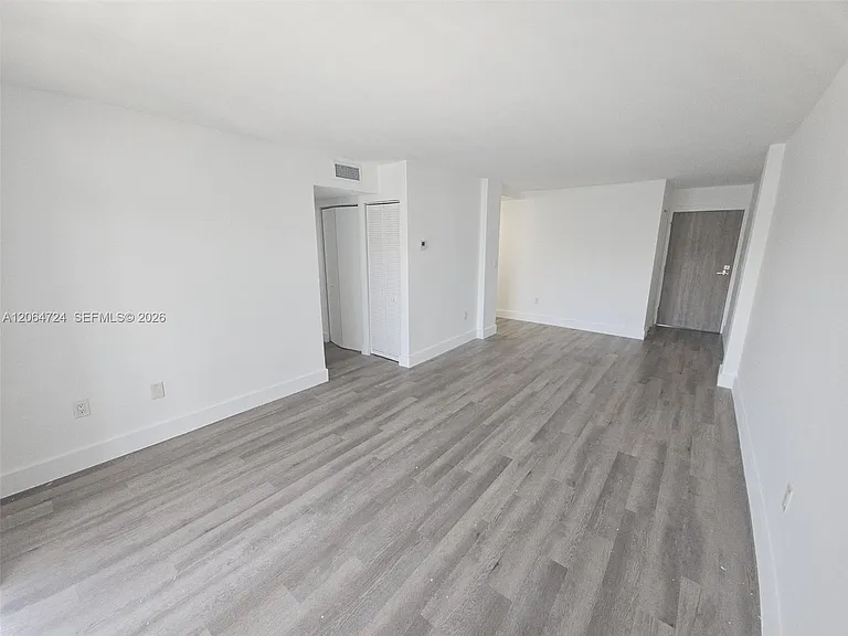 8101 Crespi Blvd #403 — Photo 6