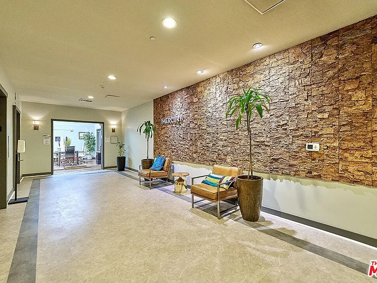 3810 Wilshire Blvd #408 — Photo 31