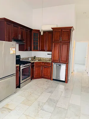 Rented by Voro New York | media 11