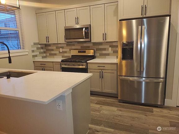 2nd image of 435 Lupine Lane SW