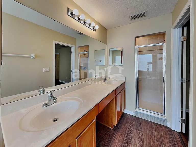10902 Campus Heights Ln — Photo 11