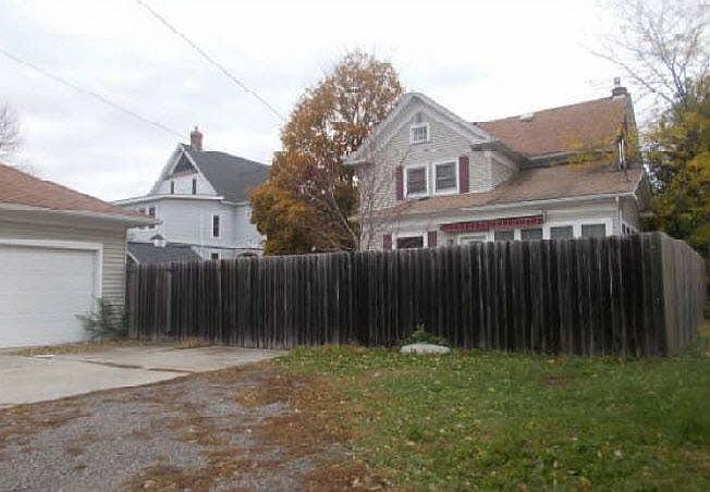 1st image of 235 9th Ave