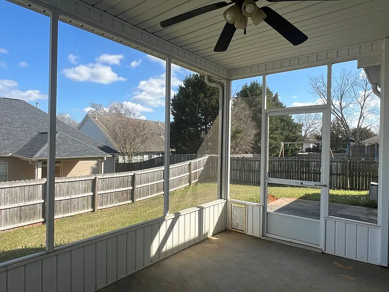 312 Hearthwood Dr — Photo 33
