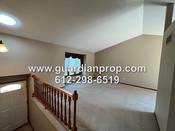 3rd image of 2820 Blue Ridge Dr