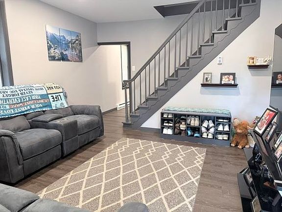 3rd image of 4002 Chew St
