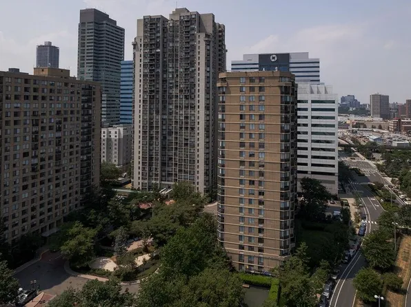 45 River Dr South image 41 of 49