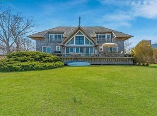 105 W Neck Point Rd, Southampton, NY 11968