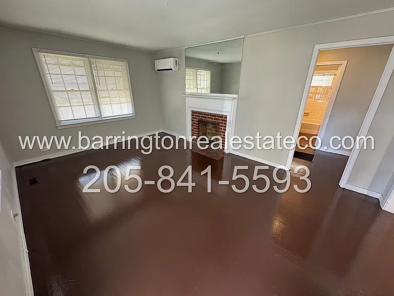 4301 Greenwood St — Photo 2