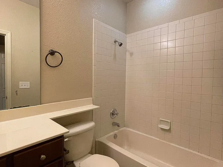 806 Baldwin Rowe Cir — Photo 13