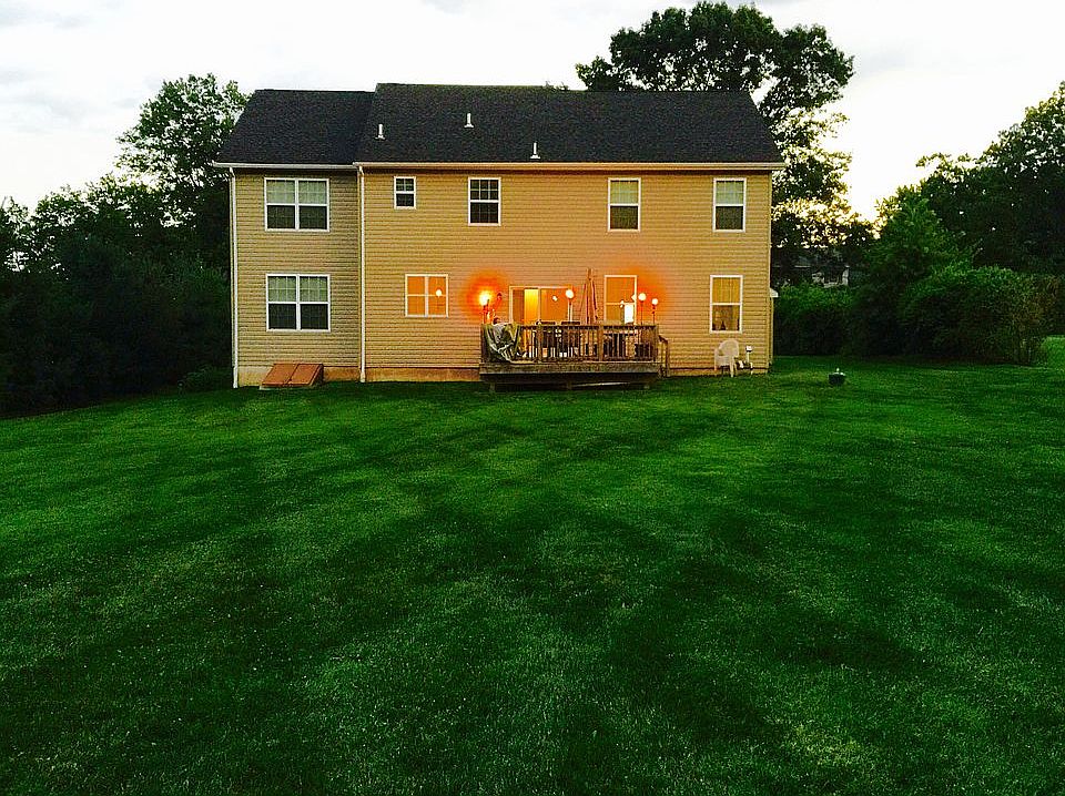 2nd image of 559 Marion Ave