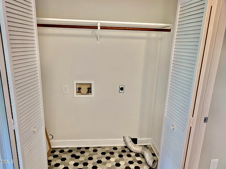 2849 Bedfordshire Ct — Photo 12