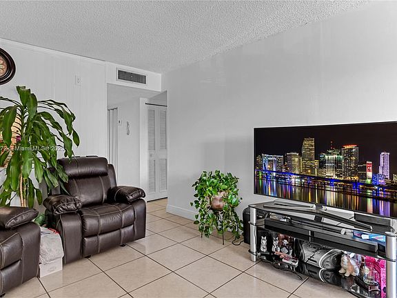 5th image of 14611 N Kendall Dr #403L