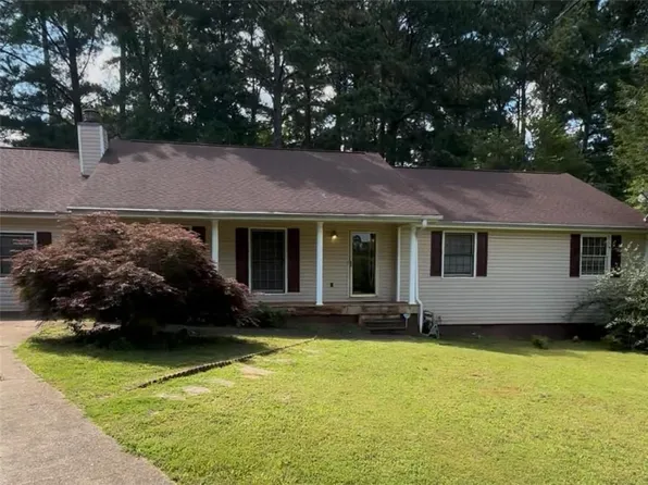 1855 Quail Wood Dr, Stone Mountain, GA 30088