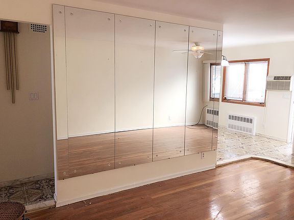 5th image of 84 Bay 43rd St #2