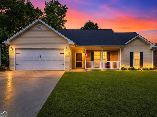 5825 April Dr, Sugar Hill, GA 30518