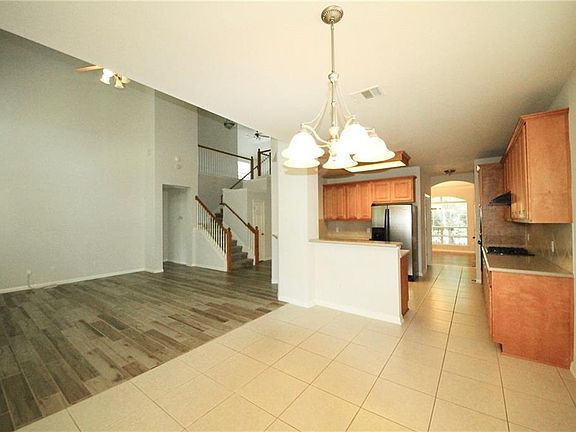 5th image of 11109 Sandstone Trl