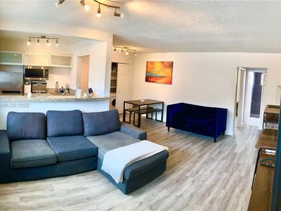 734 Meridian Ave  Miami Beach Fl 33139 #4R, Miami Beach, FL, 33179