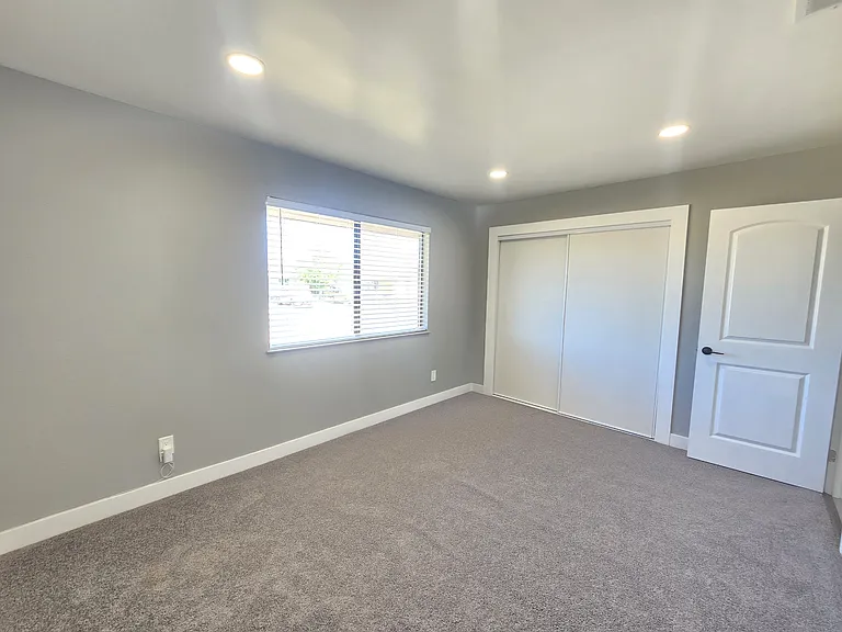8472 Underwood Ave — Photo 12