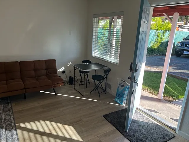 1 bed, 840 sqft, $1,250 — Photo 4