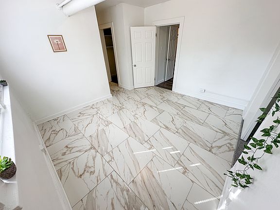 5th image of 2600 Kingman Blvd #12